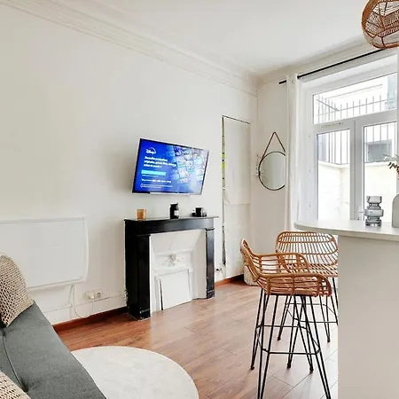 Charming Flat With Terrace In Batignolles - Apartment