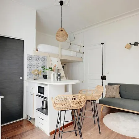 Charming Flat With Terrace In Batignolles - *