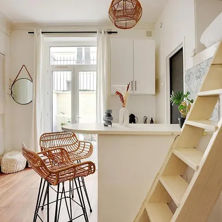 Charming Flat With Terrace In Batignolles -
