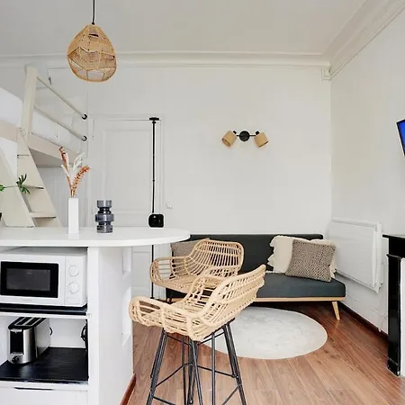 Charming Flat With Terrace In Batignolles -