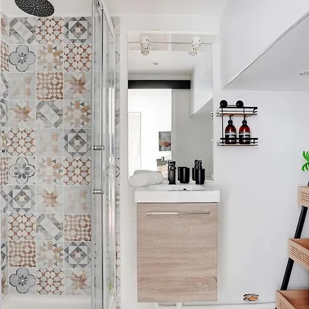 Charming Flat With Terrace In Batignolles - Paris